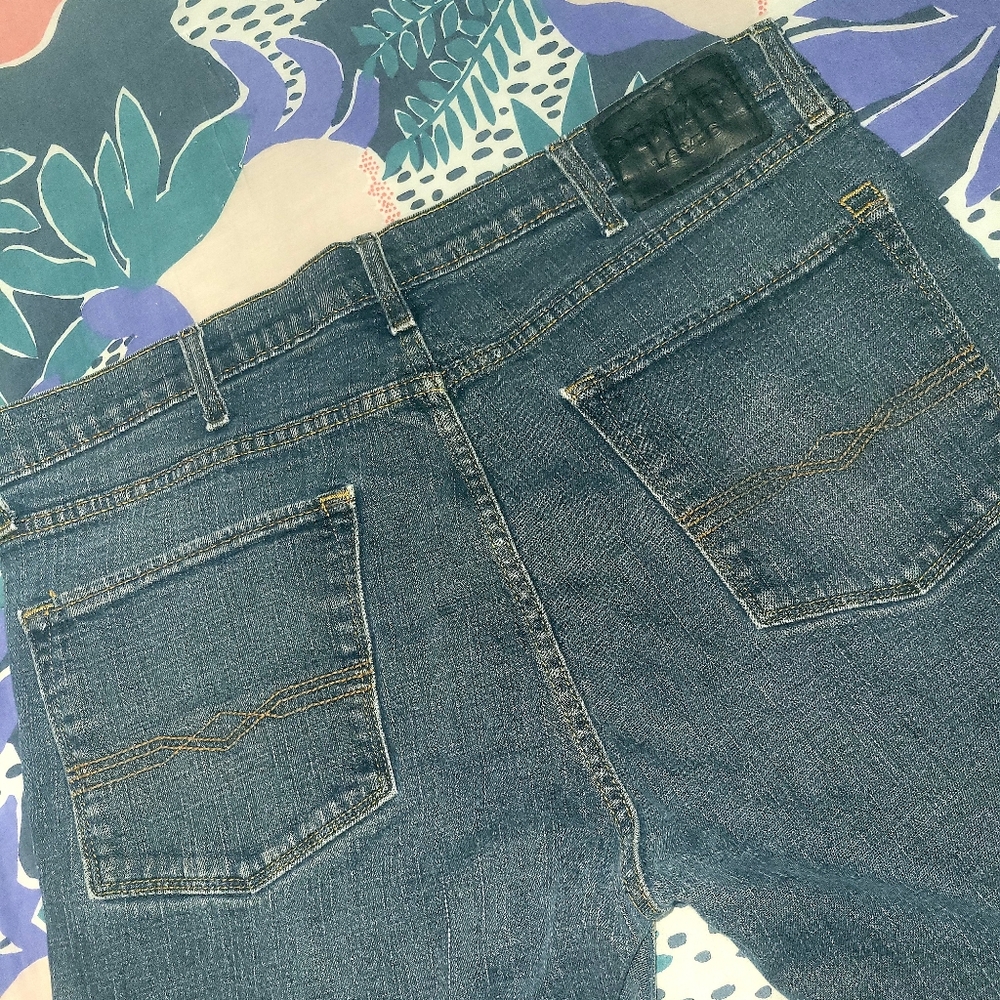 Amazing condition darker wash LEVI'S jeans - Picture 6 of 7